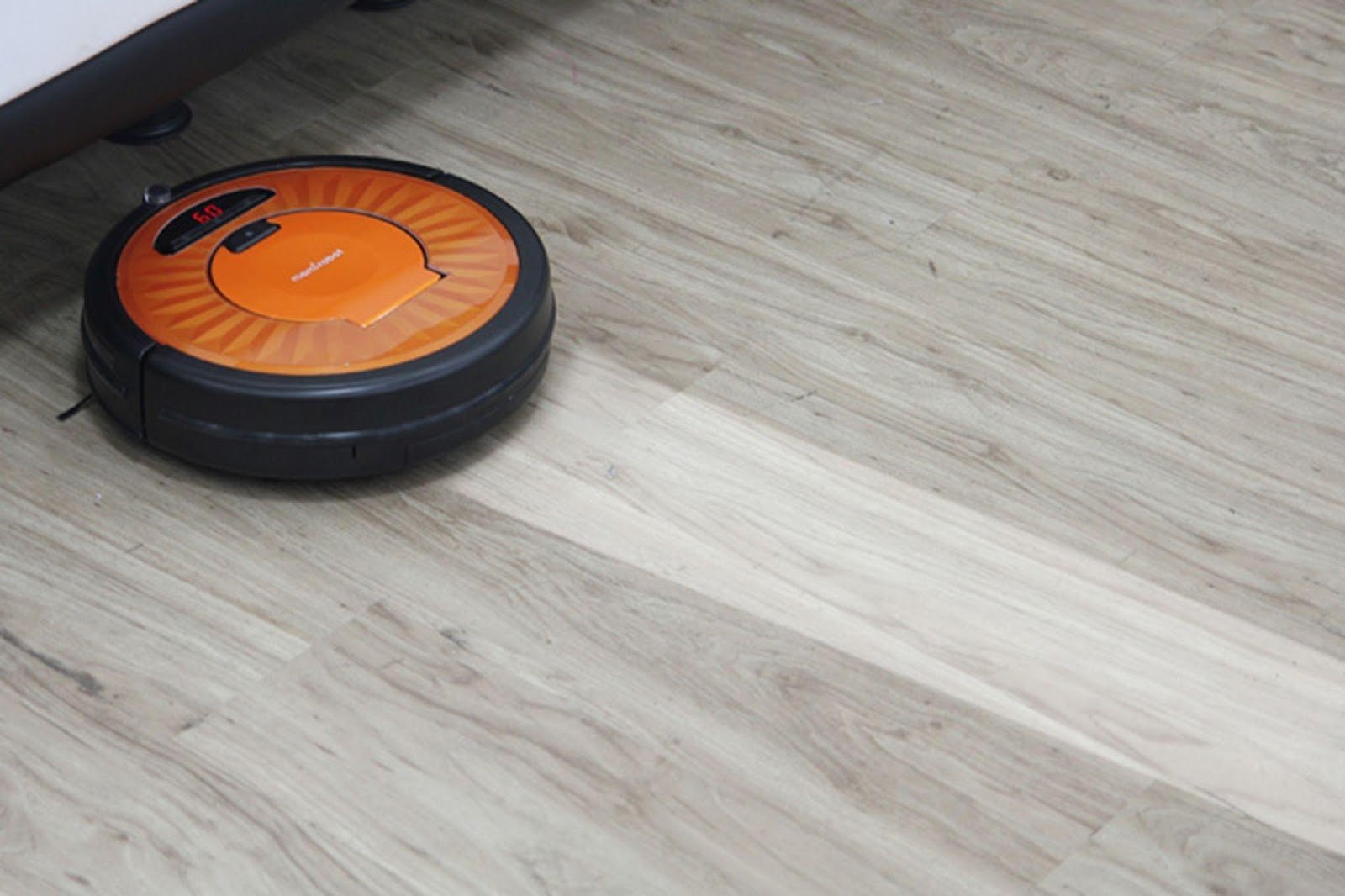 Robot Vacuum on Solid Surfaces